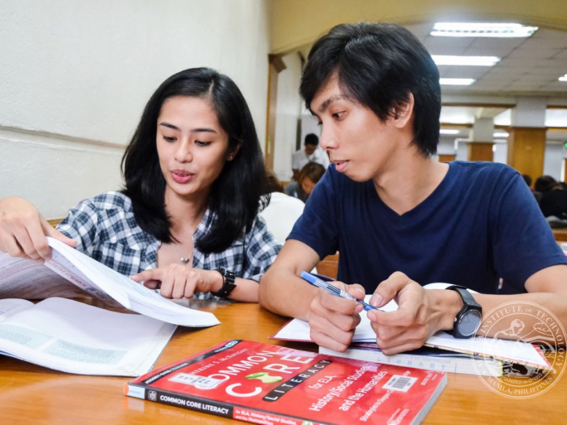 Mapúa Students Studying